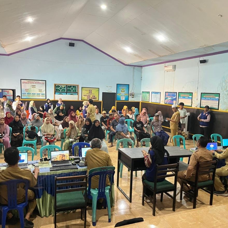 Mahasiswa KKN ITSKES Muhammadiyah Selong Gelar Pelayanan Aktivasi IKD dan Perlinsos, Sebanyak 222 Wa